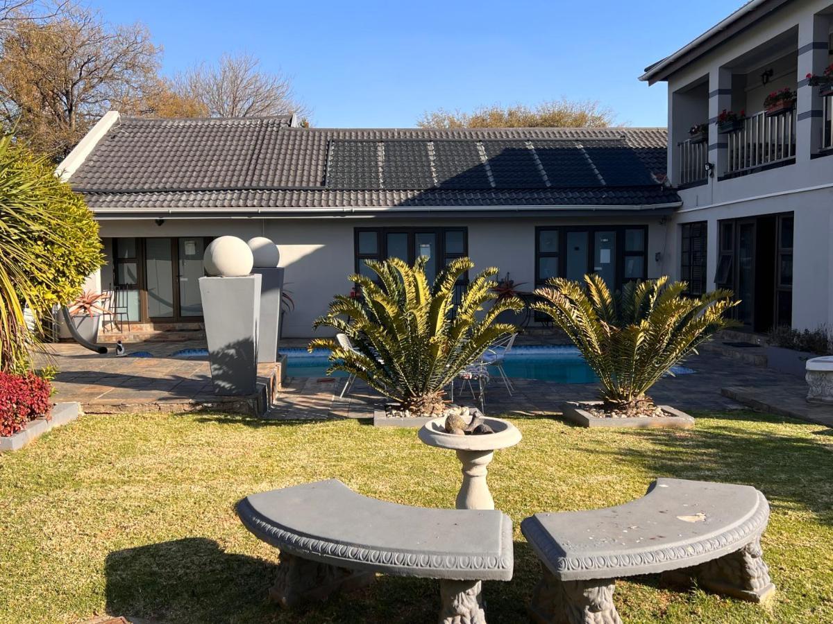2 Op Terblanche Guesthouse 복스버그 외부 사진