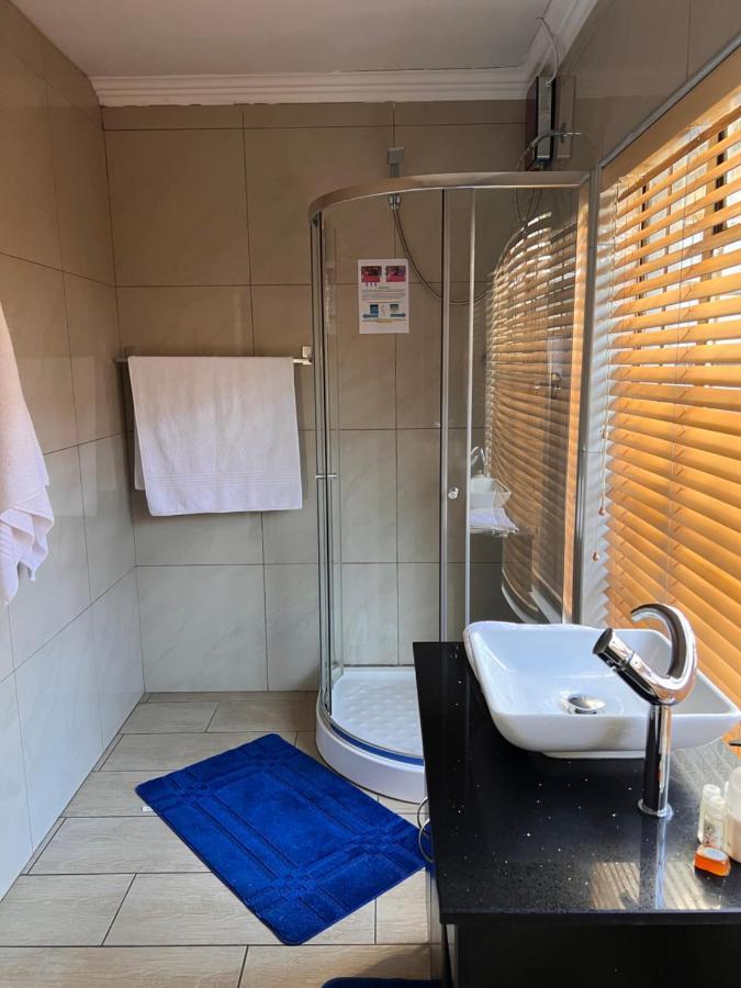 2 Op Terblanche Guesthouse 복스버그 외부 사진